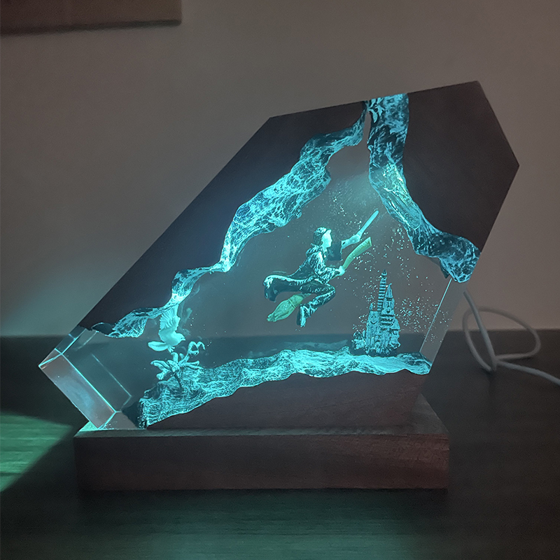 โคมไฟเรซิ่นไม้ลายวิเศษ นักเวทม - Desk Setup Lamp บทวิจารณ์และราคา